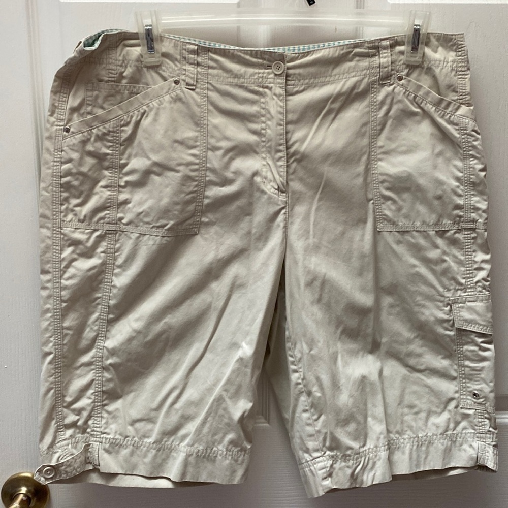 Womens Jones New York solid e beige cargo shorts size 16